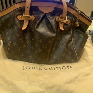 Louis Vuitton Tivoli GM handbag. Authentic.